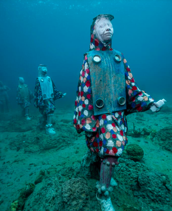 Carnival Inspired Sculptures Sets Magnificent Scene Underwater 3