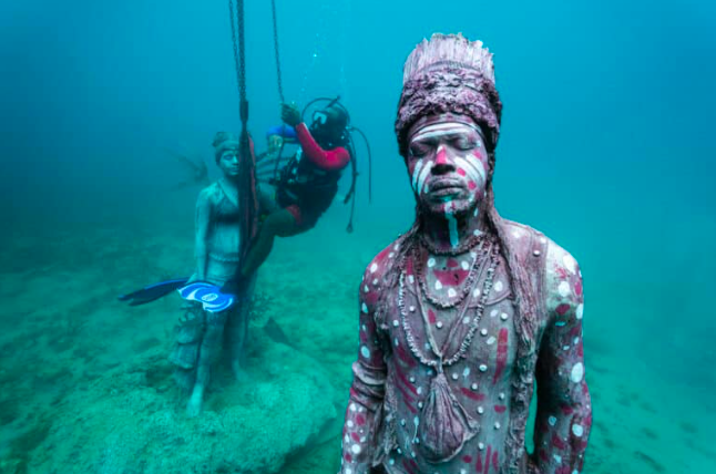 Carnival Inspired Sculptures Sets Magnificent Scene Underwater 2