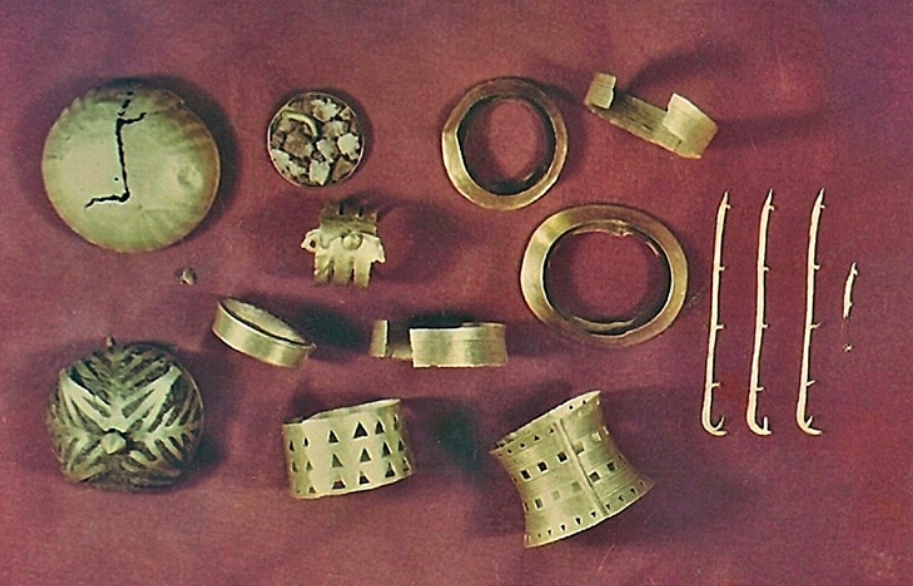 Incredible Bronze Age Treasures Discovered To Have Been Made Out Of Meteorite 3