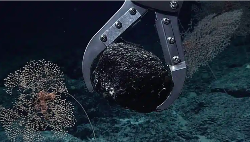 Dark Oxygen Generated By Battery-Like Metals Underwater 2