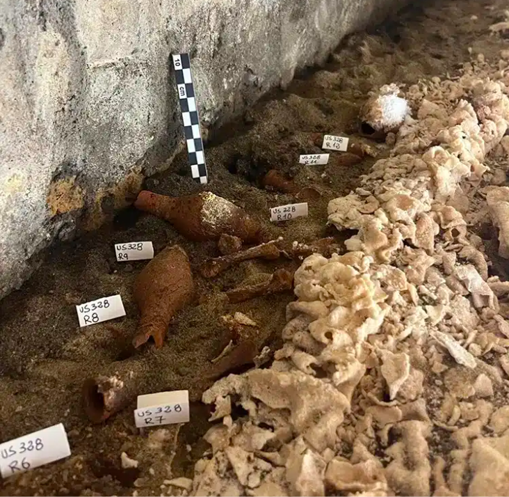 Tomb Of Cerberus In Italy Cracks Open After Two Thousand Years 2