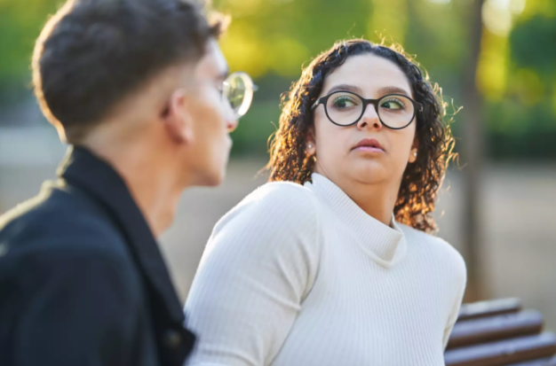 Adults Who Were Rarely Complimented As a Child Often Have 10 Traits According To Psychologists 2