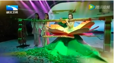 Musician Plays Largest Flute In The World