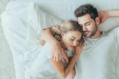 Cuddling At Night May Help Couples Reduce Stress, According To a Study