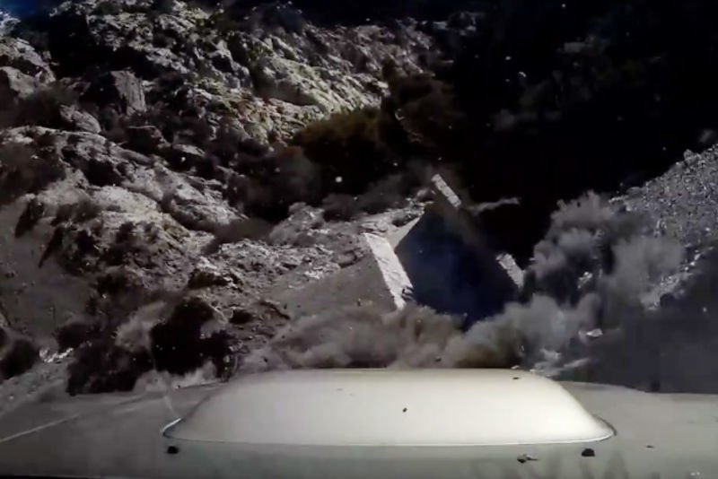 Video: Dashcam Captures Moment When A Car Flipped Off The Side Of The Mountain... 1