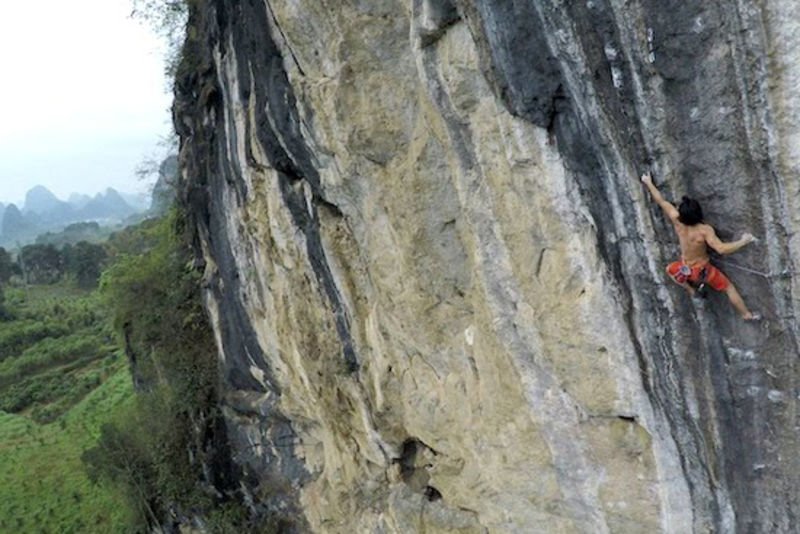 Video: Liu Yongbang Attempts To Climb One Of The Most Challenging Climbing Routes Found On White Mountain In China! 1