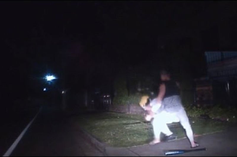Video: Lads Spot A Guy In A Hockey Mask Walking The Streets At 2am With A Baseball Bat In Sydney, Get Out Of The Car And Jump Him! 1