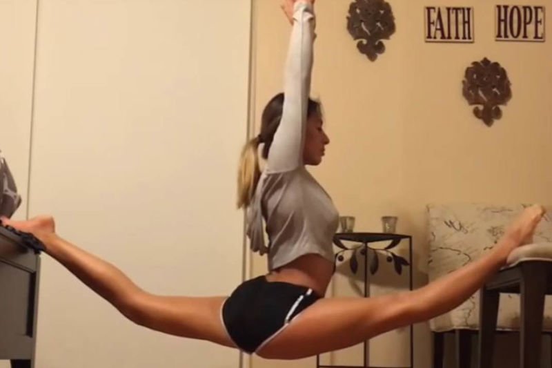 Video: Calisthenics Crazy Strength & Flexibility. 1