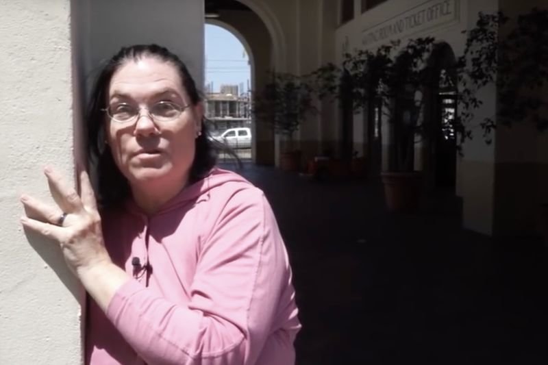 Video: I Now Pronounce You Wife And ... Train Station? 1