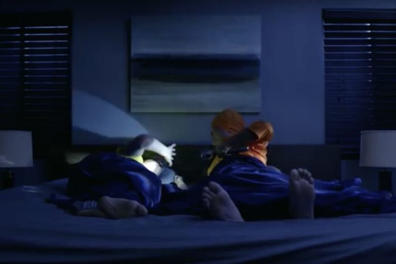 Video: Sleeping Next To Insomnia 1