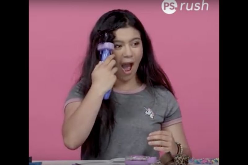 Video: Millenial Teens Try 90s Hair Tools! 1