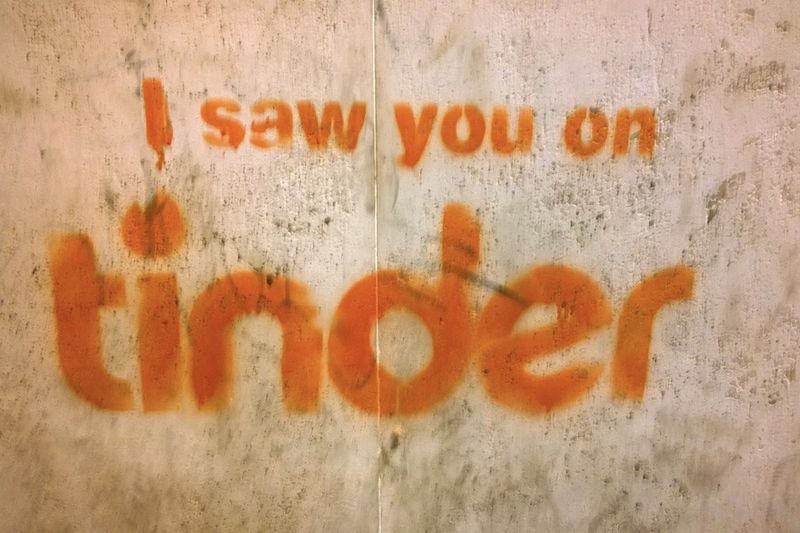 Video: I Saw You On Tinder. And Bumble, And Flirthubb, And Zoosk... 1