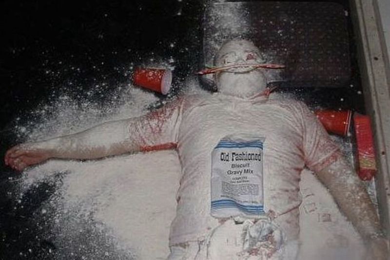 Video: How To Decorate A Drunk Person 1