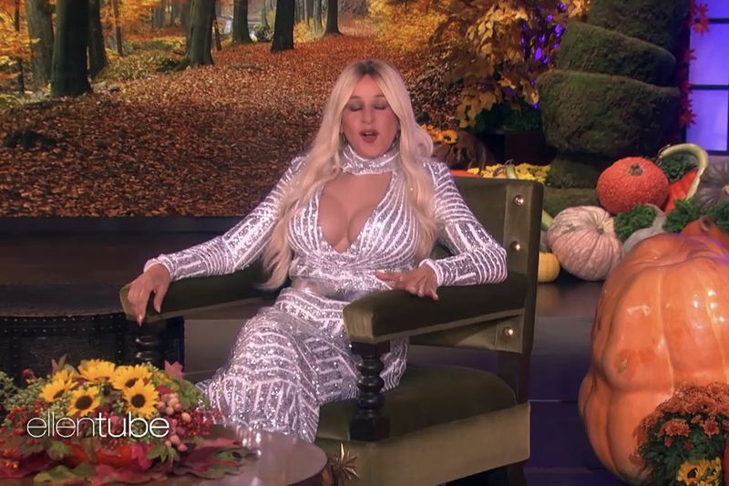 Ellen's Backstage Scares – Featuring Kris Jenner, Ciara And Her Staff 1