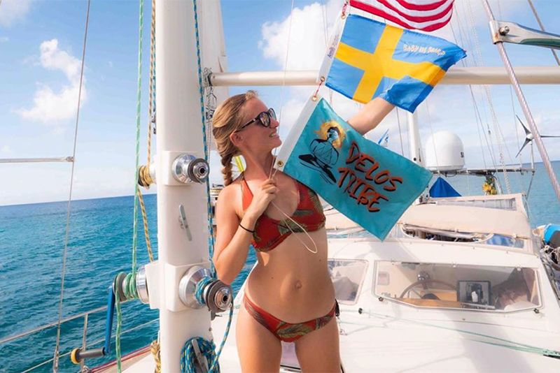 This Family Has Lived On a Self-Sufficient Sailboat For 10 Years 1