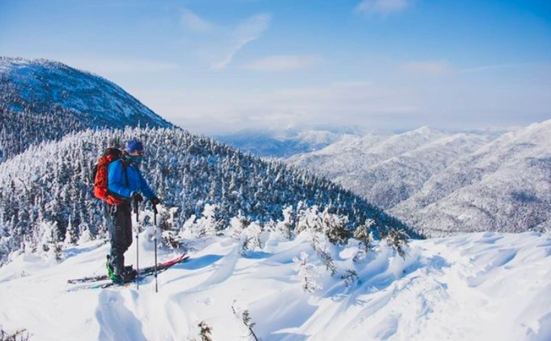 Skier Stumbles Upon a Snowboarder Who Got Stuck In The Snow Head Down 1
