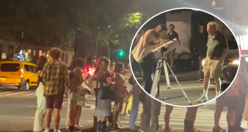 Kind Man Sets Up Telescope On Streets Of NYC For Passersby To Witness Saturn 1