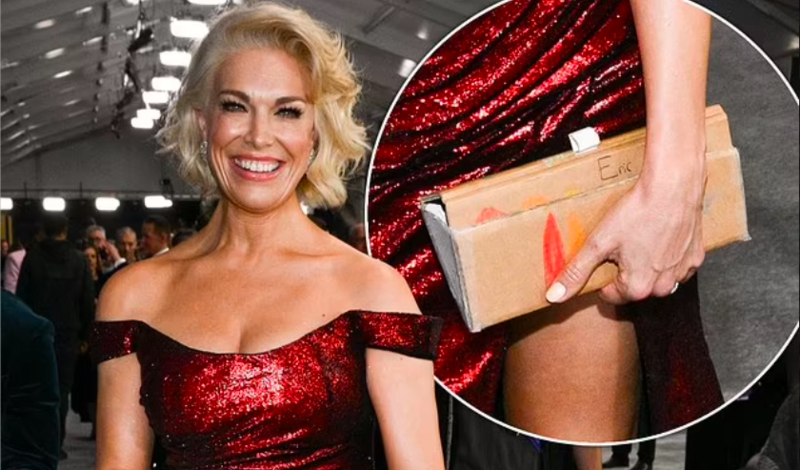 Hannah Waddingham Takes Hand Made Clutch Made By Her Daughter To The Red Carpet 1