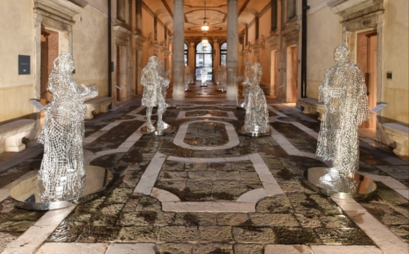 Venus Icons Brought To Life Through Mesmerising Augmented Reality Installation 1