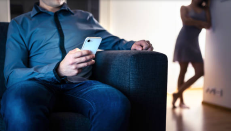 Private Investigator Reveals The One Trait Most Cheating Men Have 1