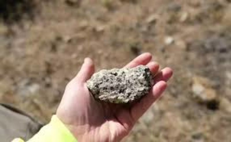 Japan Discovers 230,000,000 Tons Of Rare Minerals Brining In Millions For The Country 1