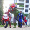 Funny Guy Creates Hilarious Photos With Tiny Superhero Toys By Using Forced Perspective